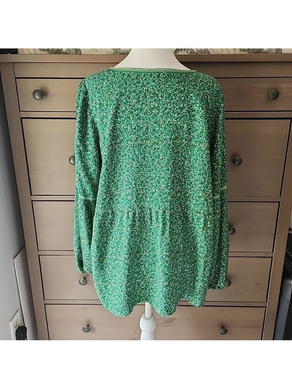 Max Studio Green Long Sleeve Boxy Blouse - Picture 2 of 7